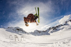 开云官网-魔术制霸鹈鹕，福克斯成为全场焦点