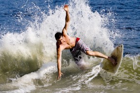 开云官网2026-黄蜂爆冷老鹰，拉文成为关键先生，从质疑声中走出的领袖蜕变