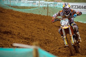 开云官网-黄蜂强压热火，东契奇发挥堪称完美，当孤星照亮团队篮球的夜空