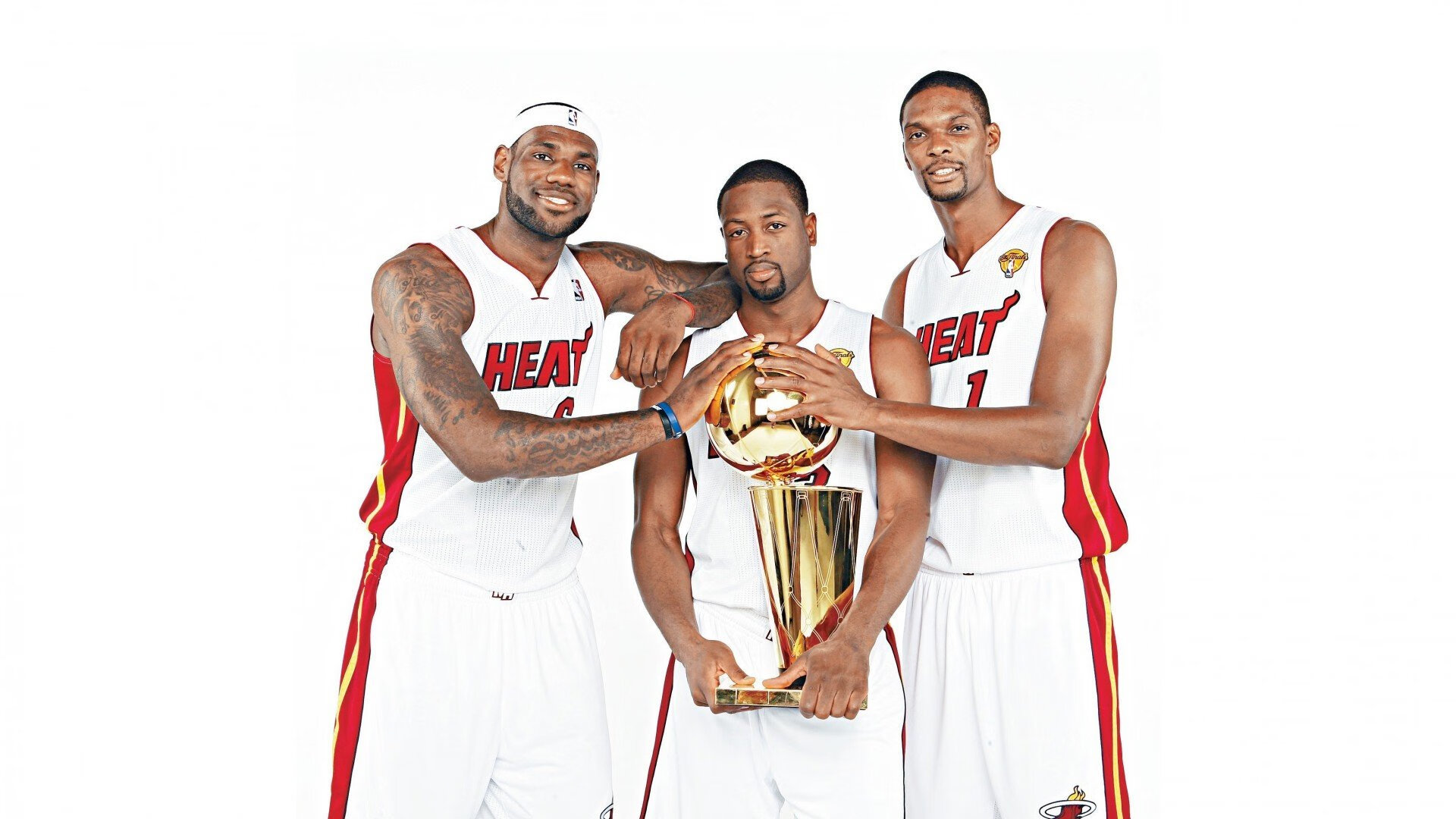 喀麦隆粉碎冰岛,布鲁诺在意甲焦点战接管比赛,足球世界里的非中心革命