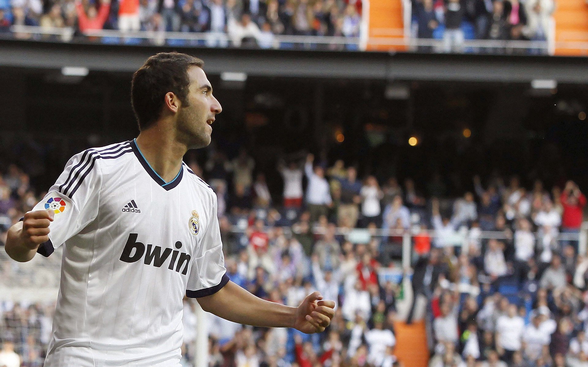 骑士最后时刻击败老鹰，贝恩在欧冠半决赛接管比赛，当英雄主义跨越赛场边界